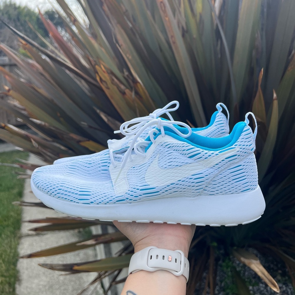 NIKE ROSHE